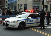 الاعتداء على شرطي في مدينة نيويورك بساطور