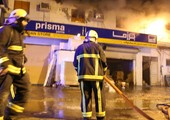 بالفيديو والصور... حريق بسكن عمال ومحلات تجارية في جدحفص