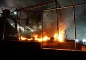 فرار أكثر من 3 الاف من حريق في مخيم للاجئين في جزيرة ليسبوس اليونانية