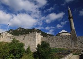 بالصور: قلعة المدينة القديمة في ترافنيك البوسنية بين الخضرة والعراقة