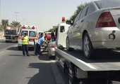 بالصور... إصابة بحرينية في تصادم 4 سيارات بشارع الشيخ خليفة