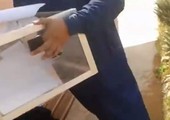 بالفيديو... رئيس مكتب تصويت في المغرب يأخذ صندوق الاقتراع معه لأداء صلاة الجمعة!