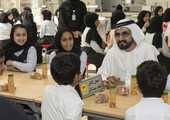 بالفيديو والصور... الحكومة الإماراتية تعقد اجتماعاً في مدرسة بحضور عدد من الطلاب