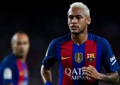 نيمار يمدد عقده مع برشلونة حتى 2021