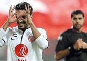 الجزيرة يسحق كلباء بهاتريك مبخوت والشباب يواصل على صدارة الدوري الإماراتي