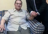 مبارك يطالب برفع الإقامة الجبرية عنه: «عايز أعيش اليومين اللي فاضلين وسط أحفادي»
