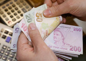 تراجع الليرة التركية إلى مستوى قياسي منخفض أمام الدولار