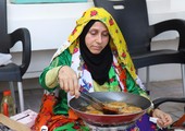 بالفيديو وبالصور : الكباب البحريني وخبز الرقاق ....بأيادي نساء  البحرين