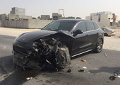 إصابة بحرينيين بتصادم مركبتين وجهاً لوجه بالشارع المؤدي لقرية أبوقوة
