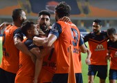 بلدية اسطنبول يحافظ على صدارة الدوري التركي بتغلبه على غلطة سراي
