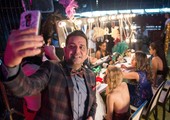 حاتم العراقي يسجل جلسة غنائية من أغنيات أرشيفه
