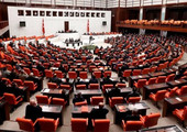 البرلمان التركي يعدل مشروع قانون حول المخالفين لسن الزواج
