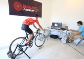 بالصور... فريق البحرين ميريدا برو يقدم خدمات فنية لمنتخب الدراجات