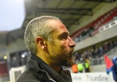 اللاعب السابق هنريك لارسون يترك منصبه كمدرب لهيلسينبرغ السويدي بعد تعرض نجله لاعتداءات الجماهير
