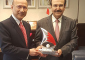 الوزير ميرزا يشيد بالتعاون بين البحرين وماليزيا في  الكهرباء والماء