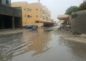 بالفيديو والصور... استمرار هطول الأمطار يضاعف من معاناة قرية جبلة حبشي بسبب عدم وجود صرف صحي