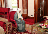 العاهل يستقبل السفير الكويتي الذي شكر جلالته لتعزيته بوفاة شقيقه