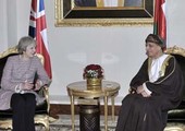 نائب رئيس الوزراء العماني يستقبل تيريزا ماي