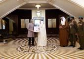 بالصور... العاهل يقلد رئيسة وزراء بريطانيا وسام أحمد الفاتح تقديراً لجهودها في دعم علاقات البلدين