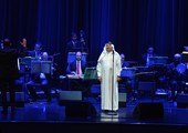 محمد عبده يطرب الجماهير بمجموعة من أغنياته على مسرح البحرين الوطني