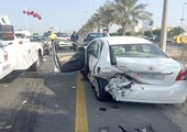بالصور... إصابة بحرينية بتصادم 5 مركبات على شارع الشيخ خليفة