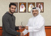 هشام بن عبدالعزيز يكرم بطل الـ 
