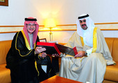 رئيس ديوان ولي العهد ينوه بأبناء البحرين ودورهم في الإثراء المعرفي