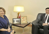 فخرو يستعرض مع السفيرة المصرية سبل تطوير التعاون في المجالات الاقتصادية