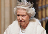 الملكة إليزابيث تظهر علنا للمرة الأولى بعد إصابتها بنزلة برد