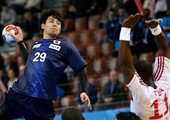 اليابان تفتتح فعاليات كأس الرئيس بفوز كبير على أنغولا في مونديال اليد