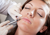 العلاجات غير الجراحية تدعم سوق الطب التجميلي