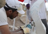 بالصور... 5 بحرينيين ينحتون 