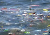 المحيطات ملوثة بجزيئات بلاستيكية غير مرئية