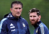 مدرب الارجنتين: ميسي سعيد في برشلونة