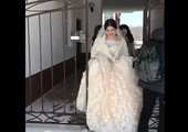 بالفيديو... عروس تضع مصوراً في موقف محرج