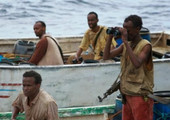 قراصنة صوماليون يفرجون عن ناقلة نفط مخطوفة وطاقمها بدون فدية