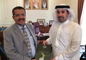 سفير البحرين في مصر يتسلم نسخة من كتاب 