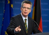 وزير الداخلية الألماني يؤكد ضرورة الإطاحة بنموذج صفقات مهربي البشر