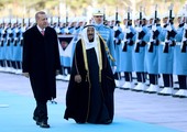 أمير الكويت يعقد جلسة مباحثات رسمية مع الرئيس التركي