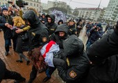 بالصور... تظاهرات في بيلاروسيا ولوكاتشنكو يتشدد في قمع معارضيه