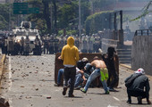 صدامات بين الشرطة ومحتجين من المعارضة في فنزويلا