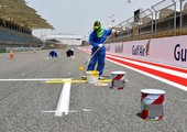 استعدادات حلبة البحرين الدولية لاستضافة البطولة العالمية للفورمولا 1 بتغييراتها الجديدة