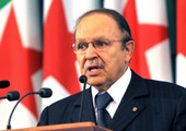 الرئيس الجزائري يؤكد تضامن بلاده مع مصر في سعيها للقضاء على الإرهاب