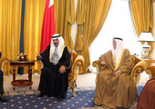 البحرين : رئيس الوزراء والرئيس الفلسطيني يؤكدان ضرورة أن يتحدث العرب بصوت واحد بشأن القضية الفلسطينية 