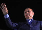 إردوغان يقول ربما يجري استفتاء على إعادة العمل بعقوبة الإعدام