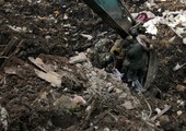 سيريلانكا تستعين بالشرطة وعناصر القوات الخاصة لتأمين عمليات رفع القمامة