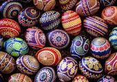 بالفيديو والصور ...تعرف على سبب تلوين البيض في عيد شم النسيم 