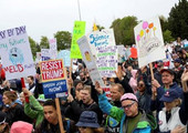 آلاف يشاركون في (مسيرة من أجل العلم) في مدن أمريكية