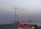 ازدحامات مرورية خانقة على جسر الملك فهد للمغادرين باتجاه السعودية