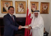 سفير البحرين بالكويت يتسلم نسخة من أوراق اعتماد سفيري منغوليا ومالاوي